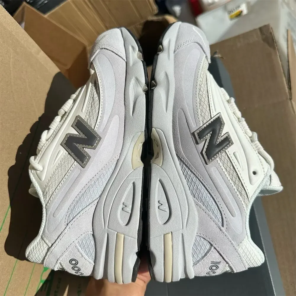 New Balance 1000 Womens Sneakers Gray White Retro Y2K Running Size 7.5